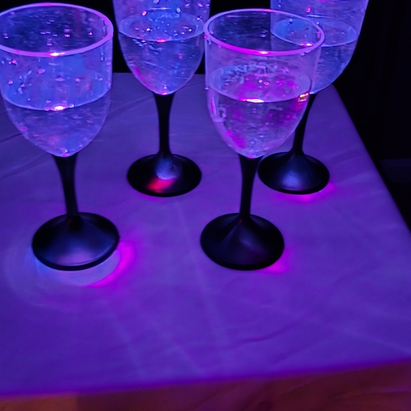 LED Light-Up Wine Glass Set - Multicolor - Picture 8 of 15